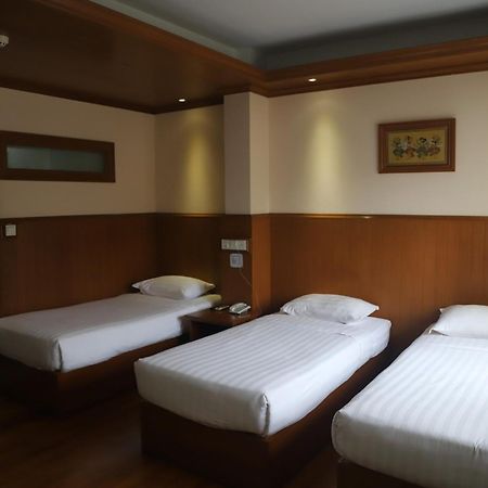Hotel Sidney Yangon Ngoại thất bức ảnh