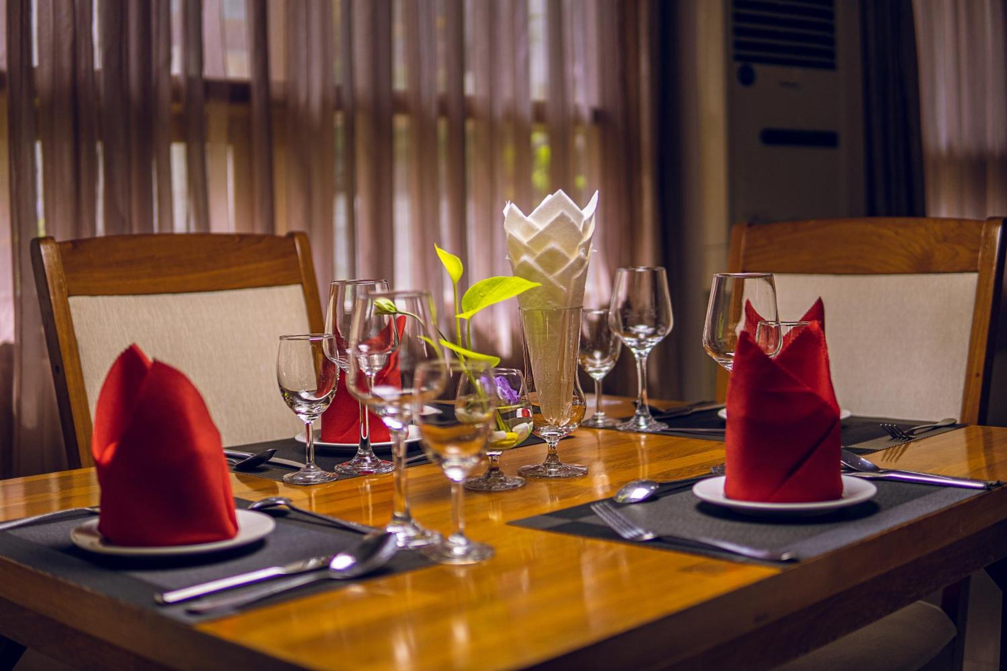 Hotel Sidney Yangon Ngoại thất bức ảnh