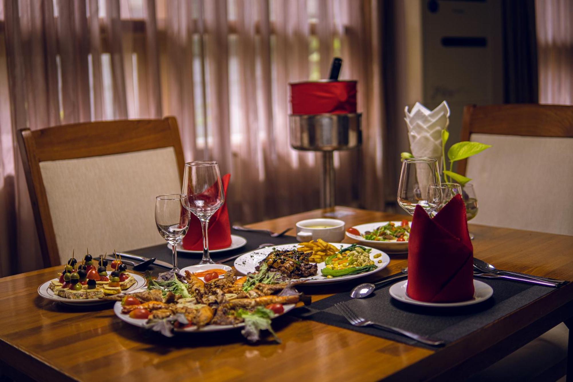 Hotel Sidney Yangon Ngoại thất bức ảnh